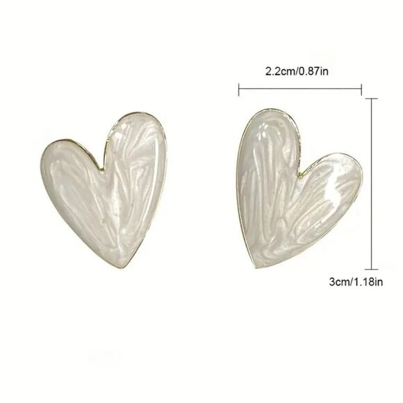 White Heart-shaped Stud Enamel Earrings - Picture 5 of 6